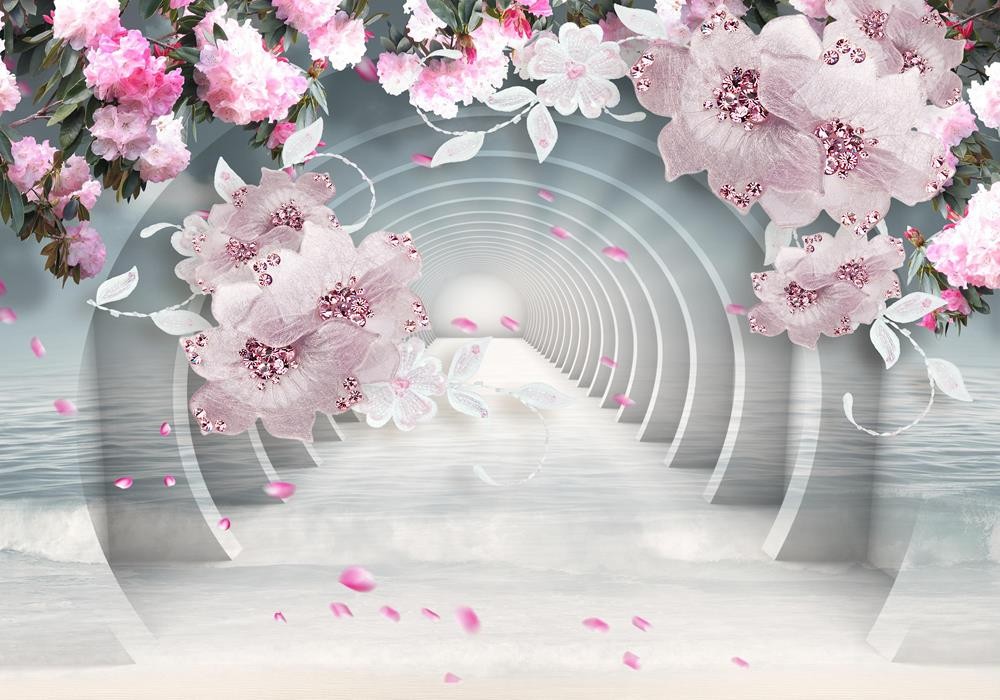 Różowe kwiaty i tunel na tle morza