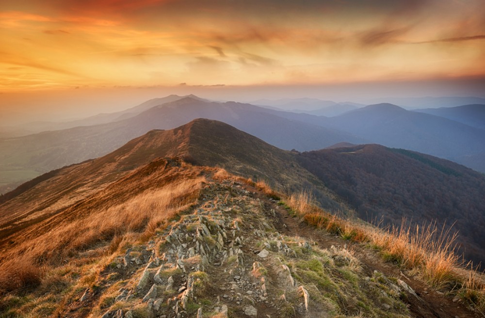 Jesienny zachód słońca w Bieszczadach 