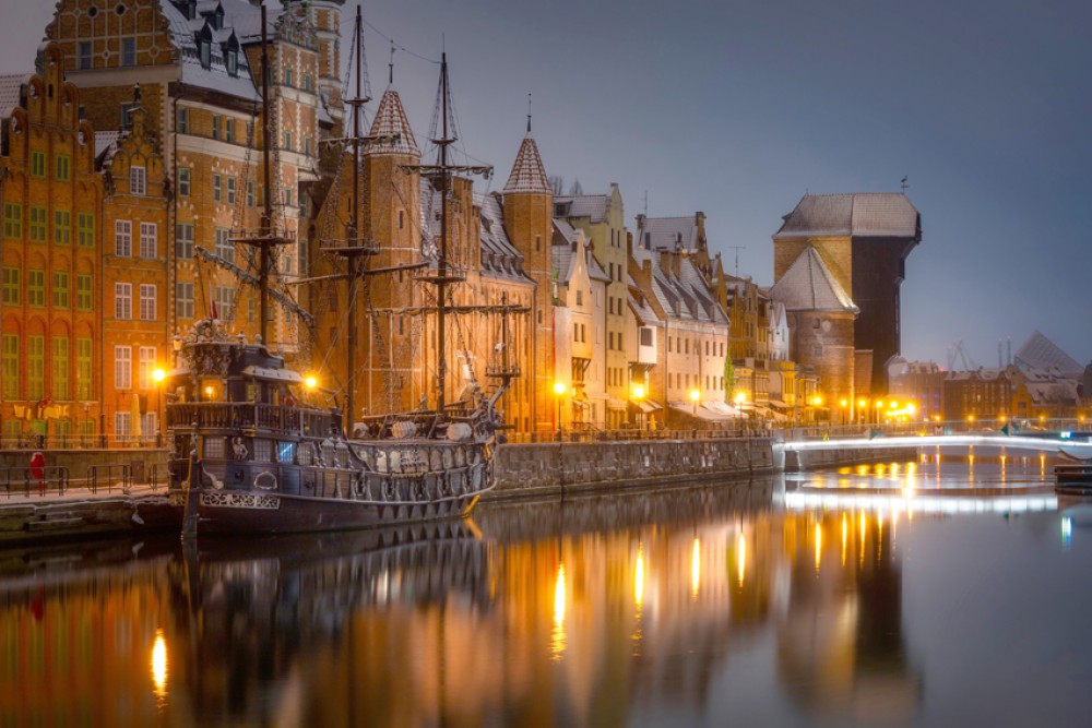 Widok na Motławę o zmroku