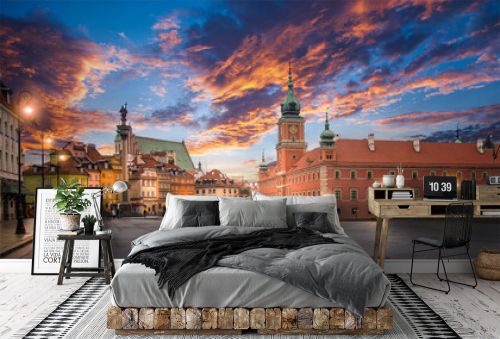 Panorama of the old town in Warsaw (Warszawa), Poland. The Royal Castle and Sigismund's Column called Kolumna Zygmunta at sunset. Historic Center is UNESCO World Heritage Site.