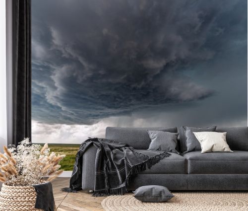 Dark storm clouds from supercell thunderstorm